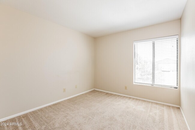 Building Photo - 12022 S Mandan St