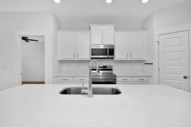 Building Photo - 6525 Paso Fino Dr