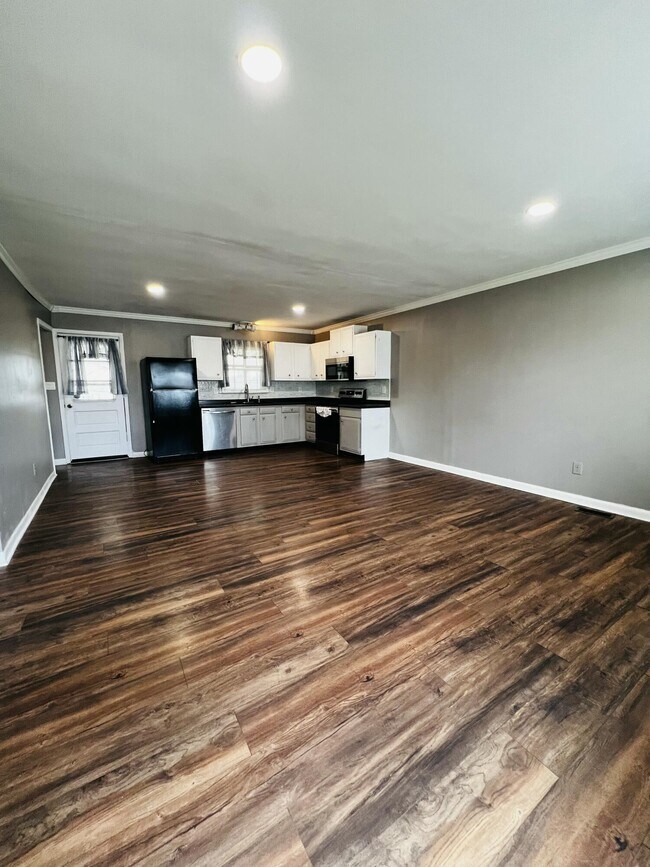 Building Photo - 1230 Trent Blvd