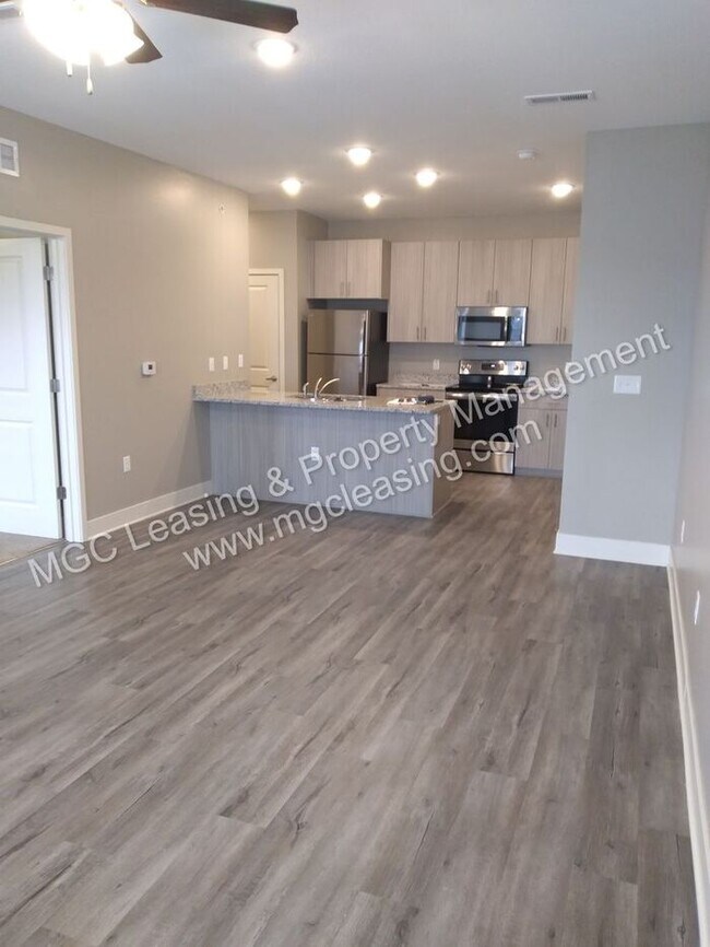 Building Photo - 1 Bedroom Luxury Apartment in the Northland of KCMO