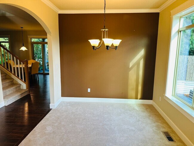 Building Photo - Beautiful Custom Felida Home