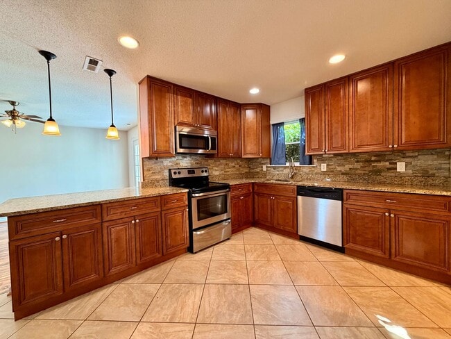 Building Photo - 1012 Antioch Cir