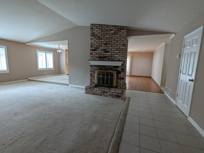Building Photo - 3215 Vallejo Pl