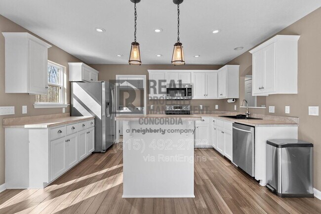 Building Photo - 1024 Atwood Ct