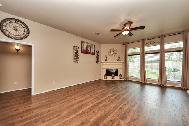 Building Photo - 4614 S Creekmont Dr