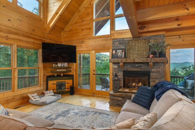 Building Photo - 141 Yellow Locust Dr