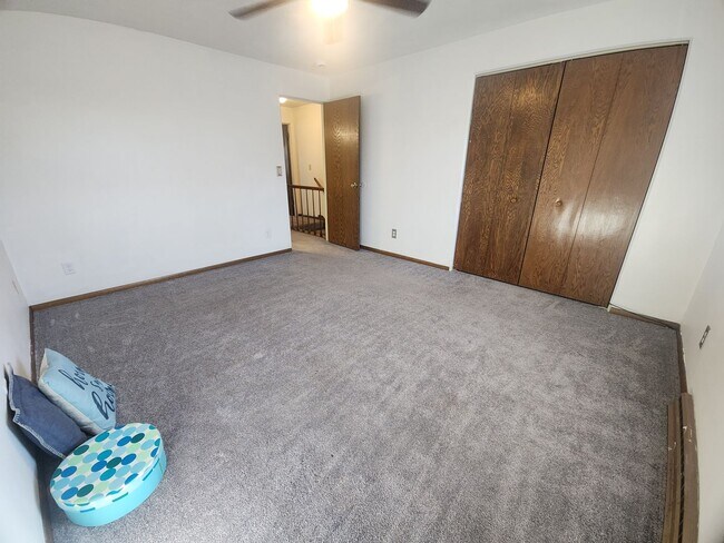 Building Photo - 706-708 N. Hawthorne Dr.