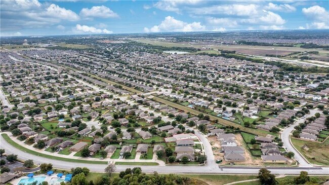 Building Photo - 107 Creston St