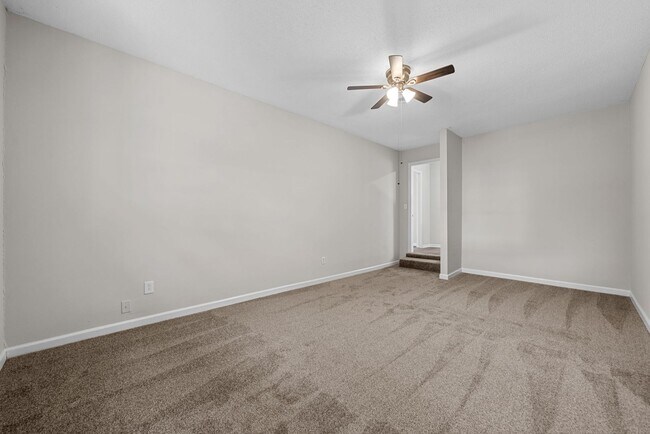 Building Photo - 3 Bedroom Pet Friendly Home For Rent!