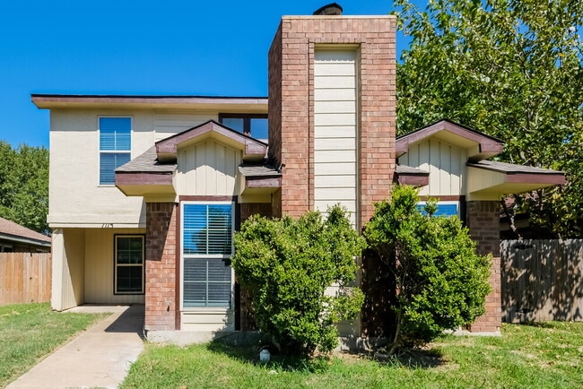 Building Photo - 1115 Hemlock Ct