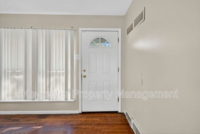 Building Photo - 10115 Saffron Dr