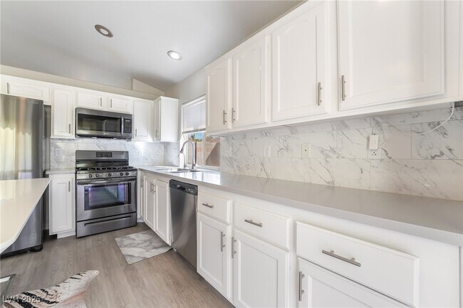 Building Photo - 1512 Iron Springs Dr