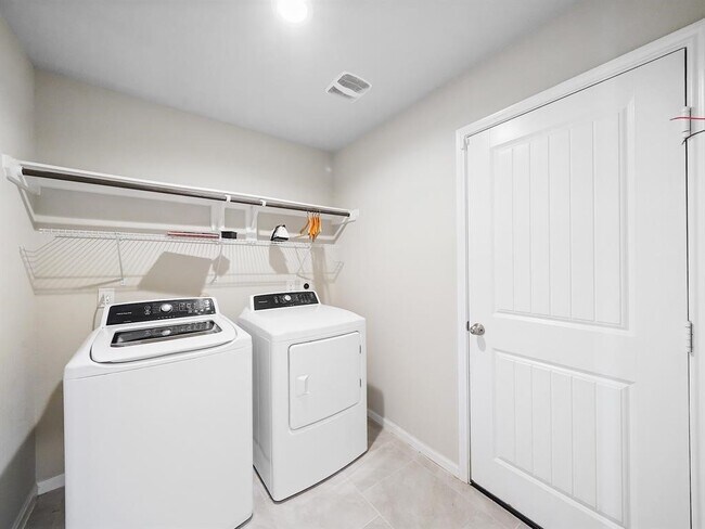 Building Photo - 29802 Breakwater Dr