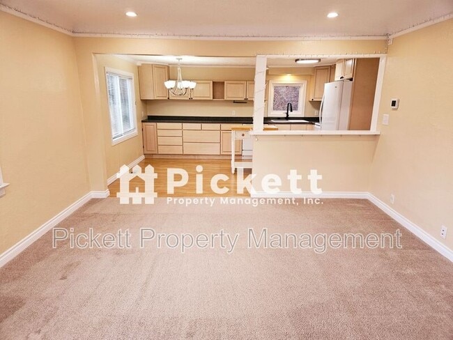 Building Photo - 9062 Tracyton Blvd NW