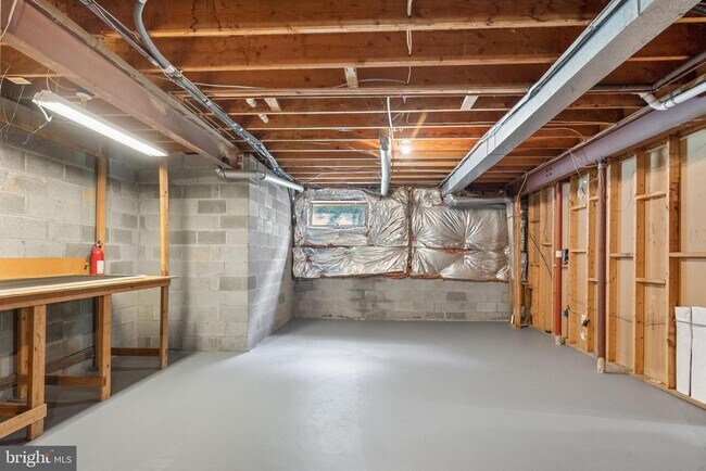 Building Photo - 445 Springvale Rd