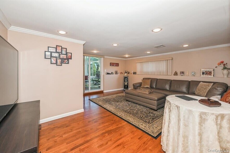 Building Photo - 41 Eaton Rd