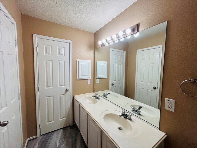 Building Photo - 5018 Rocky Manor Ln