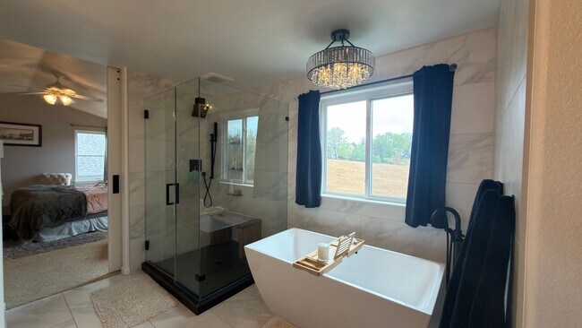 Building Photo - Great Furnished House In Fort Collins