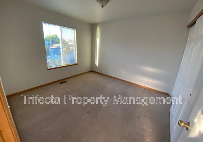 Building Photo - 1333 Fairfield Ave