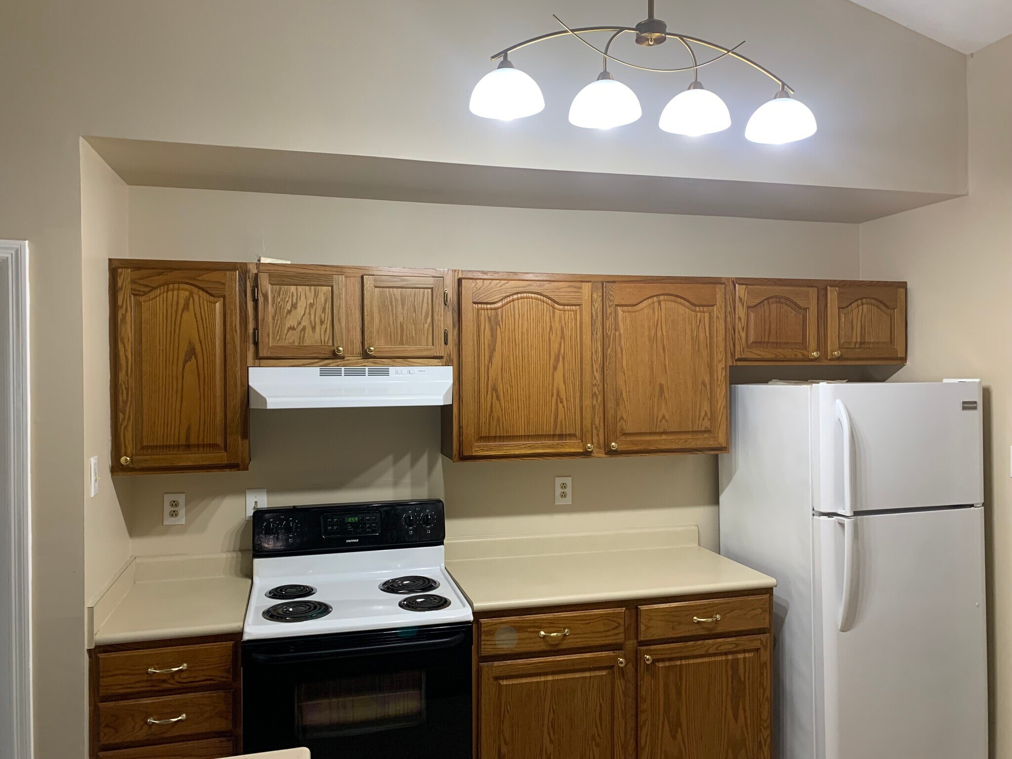 Building Photo - 213 Copperfield Ln
