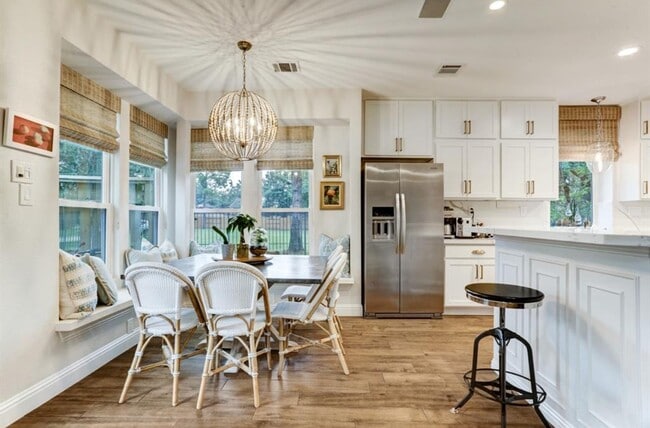 Building Photo - 5523 Island Breeze Dr