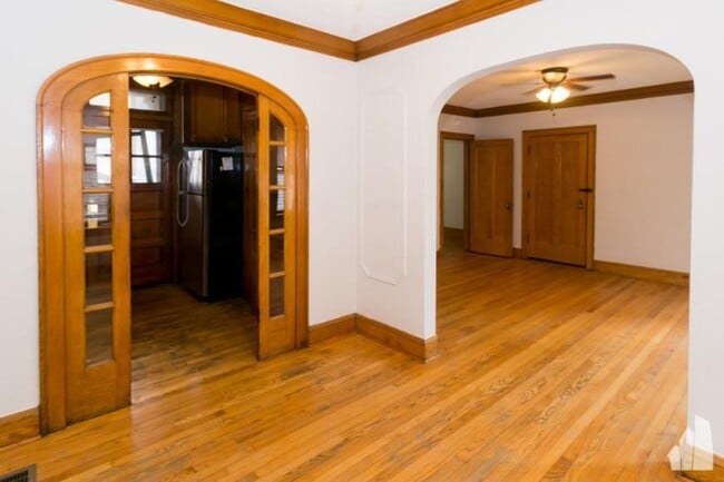 Building Photo - 1 bedroom in Chicago IL 60618
