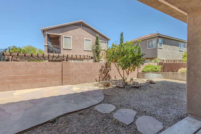 Building Photo - Beautiful Rancho Sahuarita Community