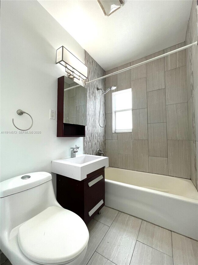 Building Photo - 620 76th St