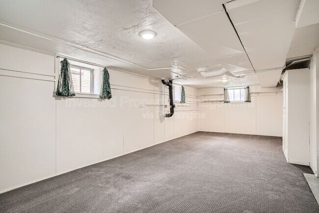 Building Photo - 384 N Ogden St