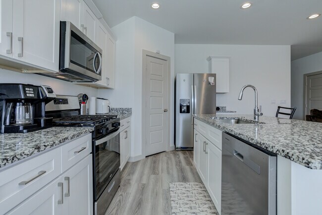 Building Photo - 2323 149th St