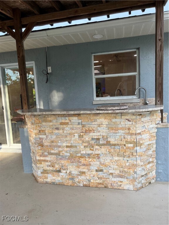 Building Photo - 852 NE 7th Pl