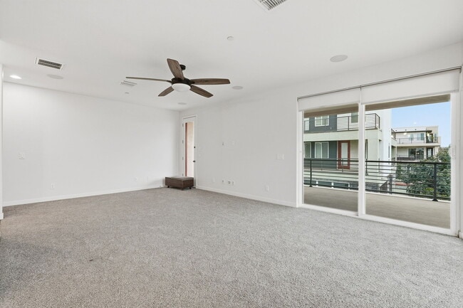 Building Photo - 1250 Abbey Ln