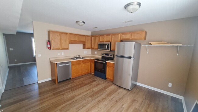 Building Photo - 100 Thermal Ct