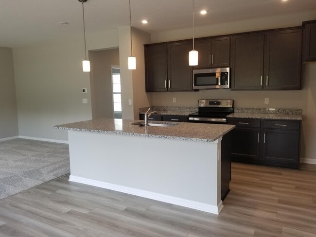 Building Photo - 1389 Meadowrun Ln