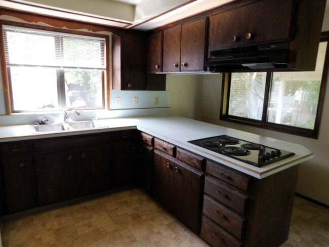 Building Photo - 3Bd/2Ba Single Story House - Available Soon!