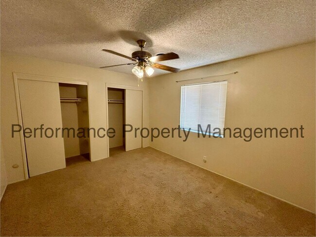 Building Photo - 2716 Catalina Dr