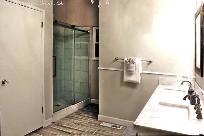 Building Photo - 376 Hillcrest Ave