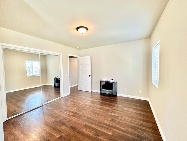Building Photo - Stunning Top to Bottom, Inside & Out Remodel Job on this Rental Home, Minutes to Fallbrook or Bon...