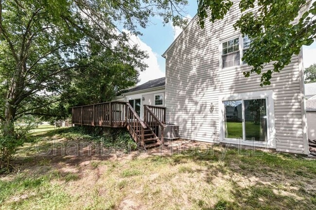 Building Photo - 10135 Forest Hill Cir