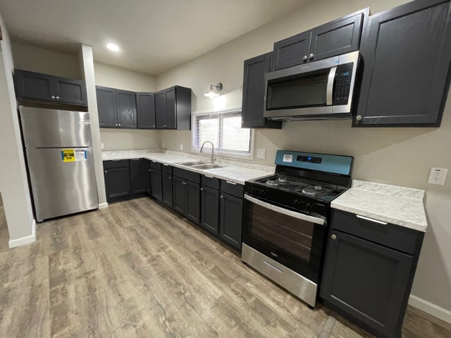 Building Photo - 1359 LA-20