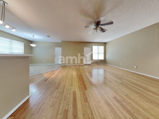 Building Photo - 2821 Bentridge Dr