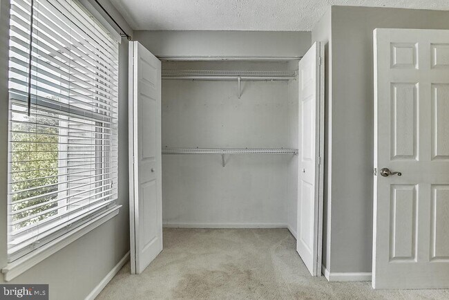 Building Photo - 14623 Stone Crossing Ct