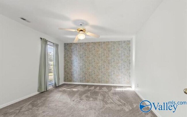 Building Photo - 15007 Collier Dr SE