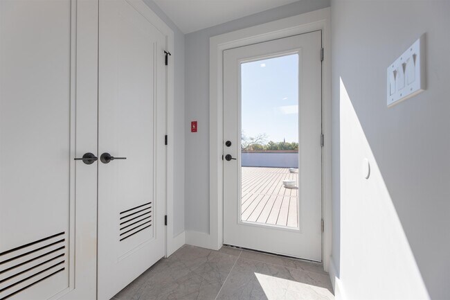 Building Photo - 61 Belmont Ave