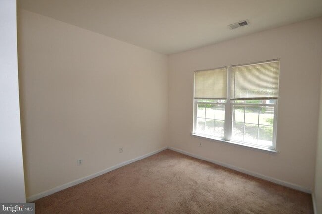 Building Photo - 42761 Hollingsworth Terrace