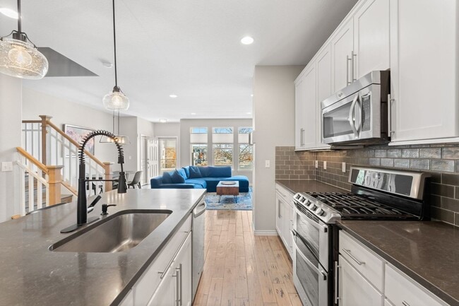 Building Photo - Modern Comfort Meets Mountain Convenience ...