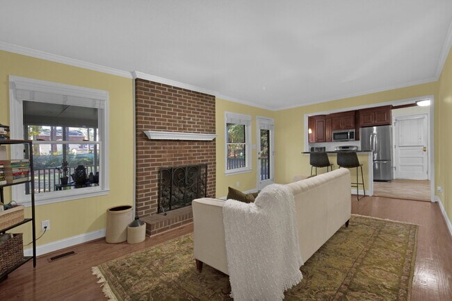 Building Photo - Huntington Park Home