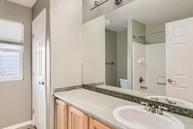 Building Photo - Beautiful Single Family Home in Meridian, ...