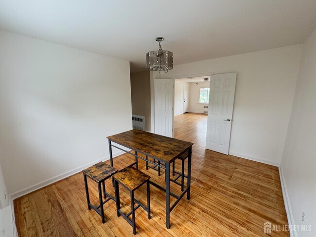 Building Photo - 304 Woodcliff Ave