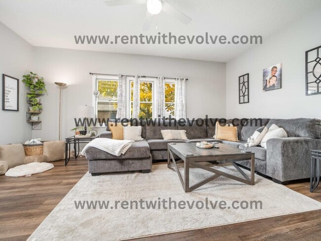 Building Photo - 19 Stone Bridge Dr